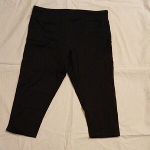 Forever 21 Size M  Black 3/4 Leggings